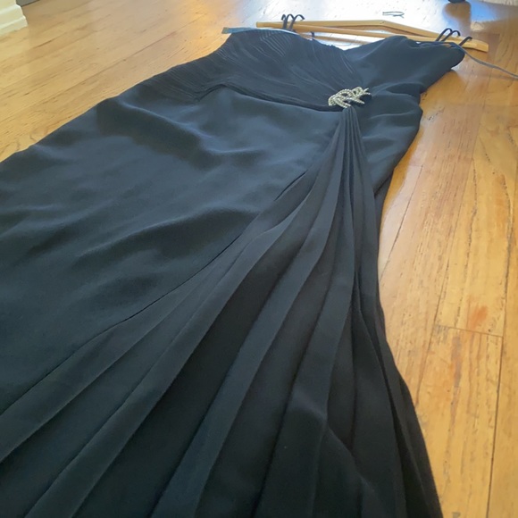 Daymor Couture long black formal dress - Picture 11 of 11